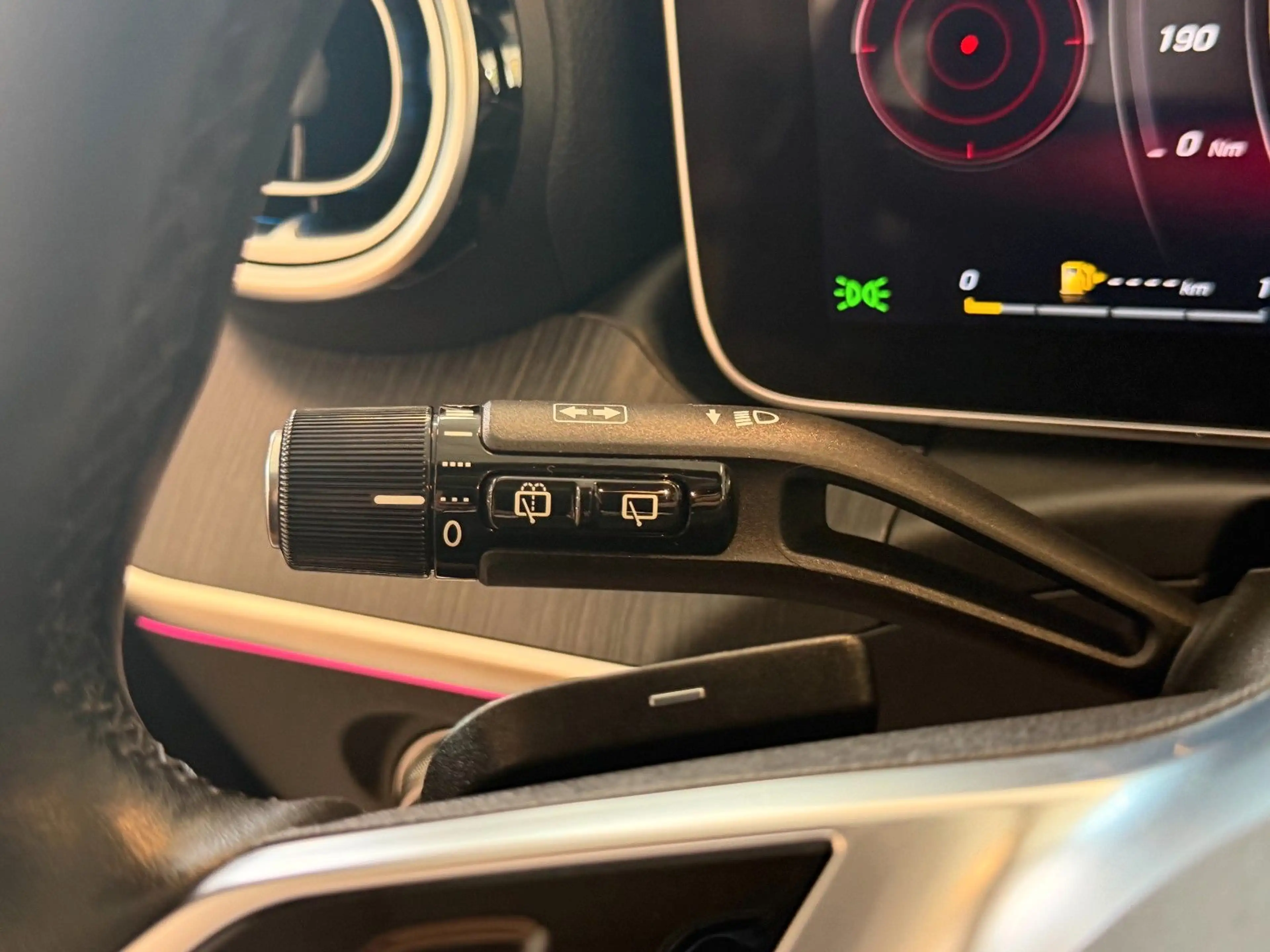 Mercedes-Benz C 300 d T Avantg. 9G-Tr. P-SHD LED AHK DAB Distr. — photo 17