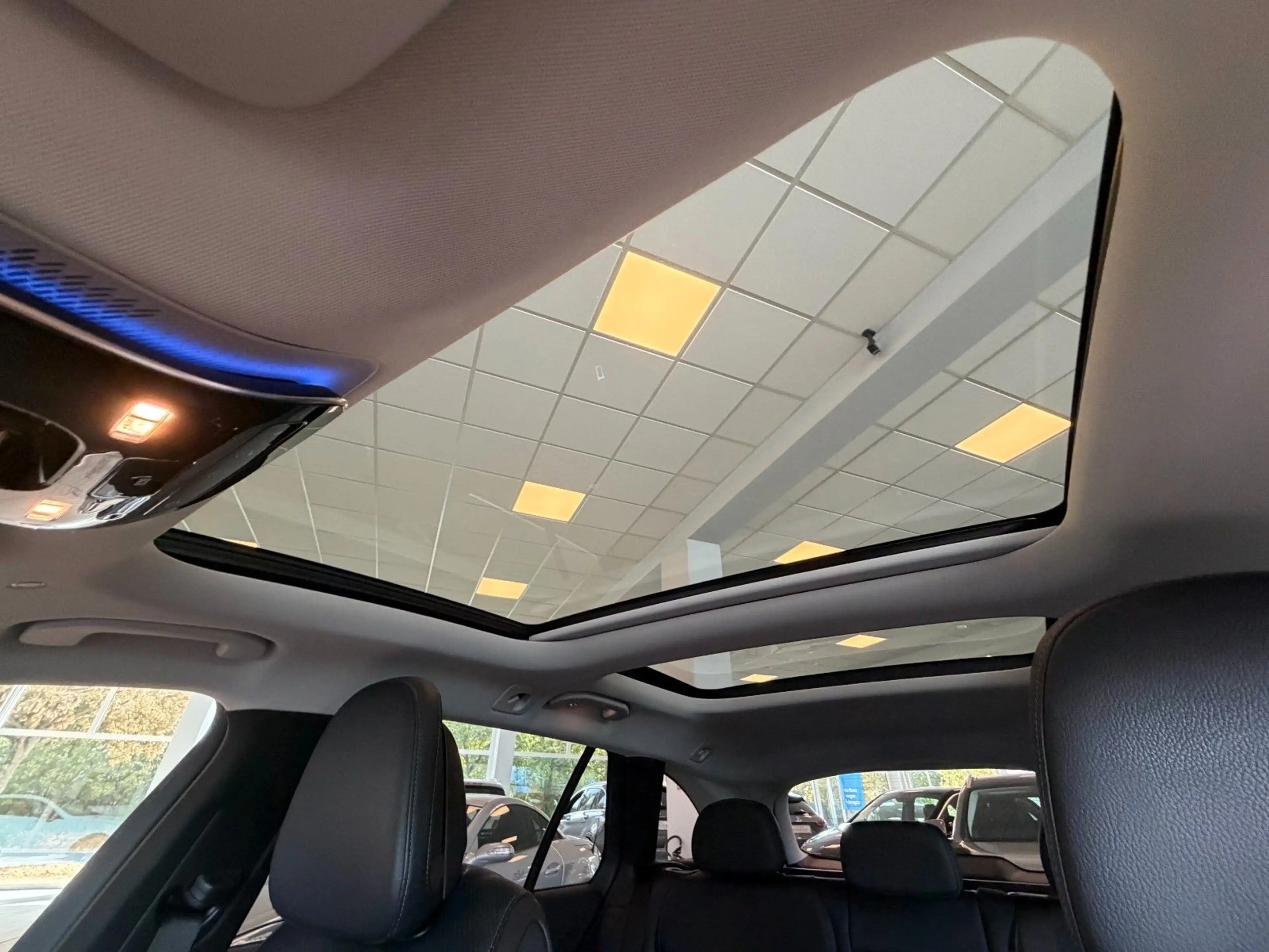 Mercedes-Benz C 300 d T Avantg. 9G-Tr. P-SHD LED AHK DAB Distr. — photo 28