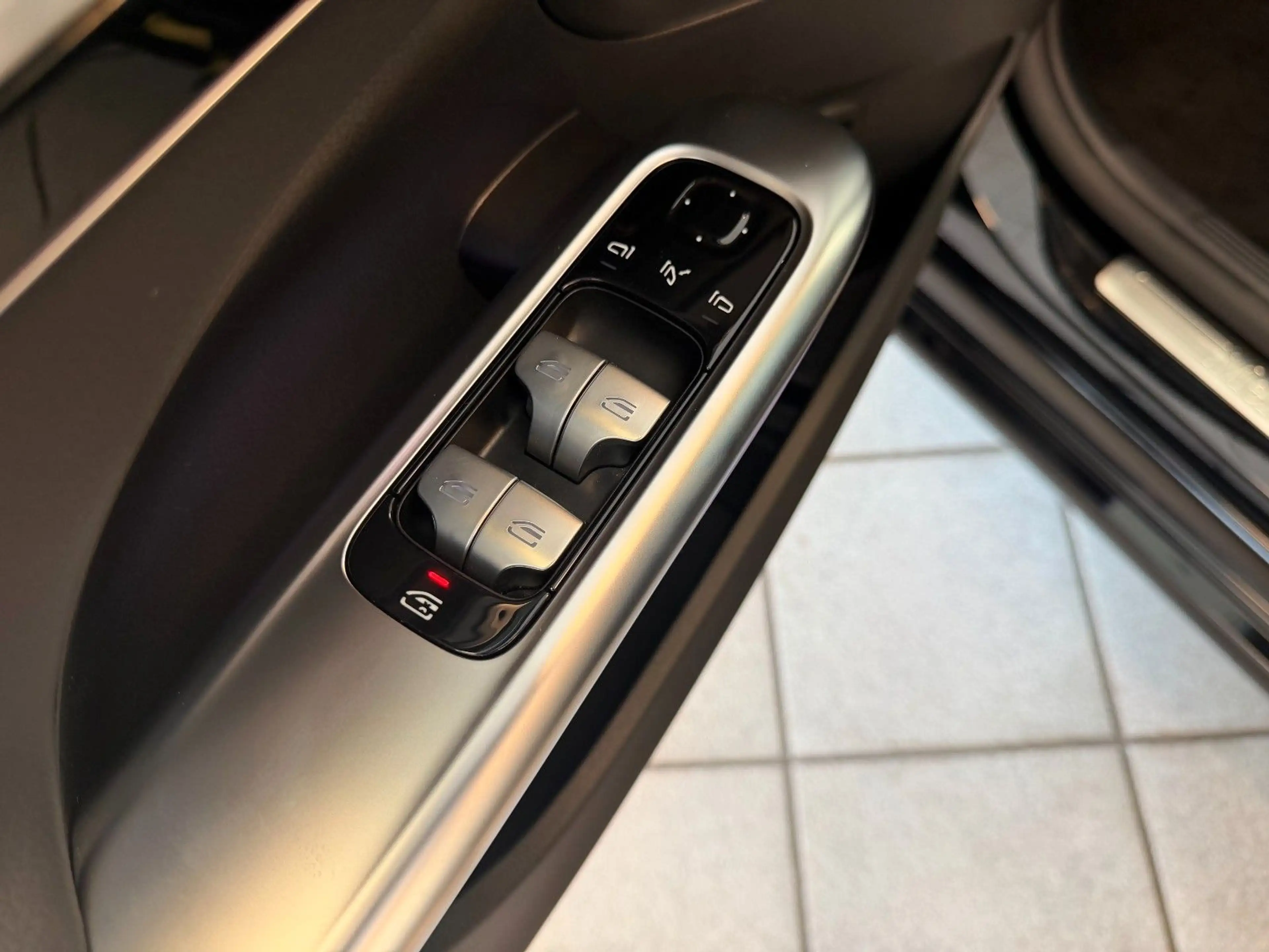 Mercedes-Benz C 300 d T Avantg. 9G-Tr. P-SHD LED AHK DAB Distr. — photo 15