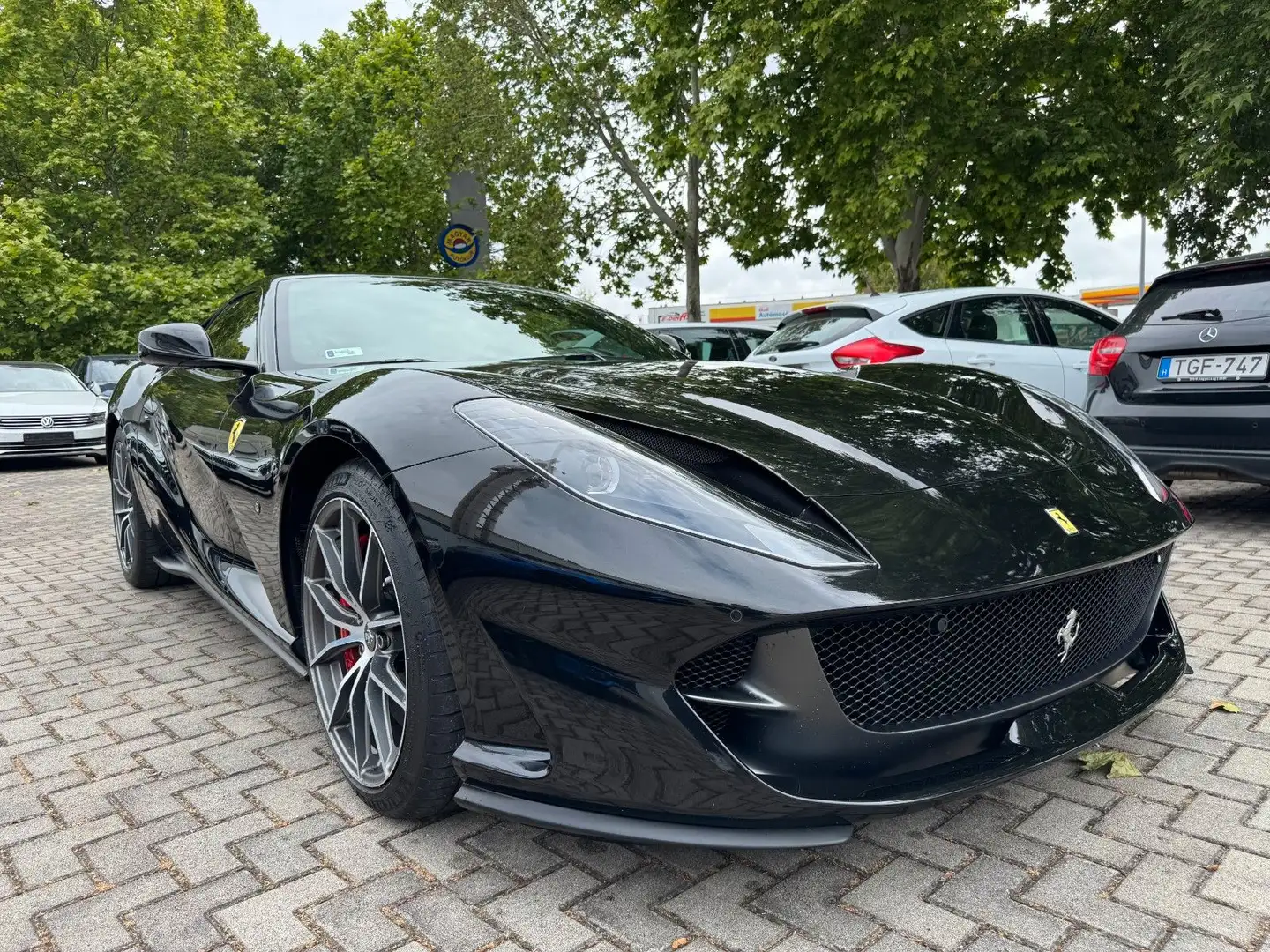 Ferrari 812 6.5 V12 Superfast DCT F1 Czarny - 1