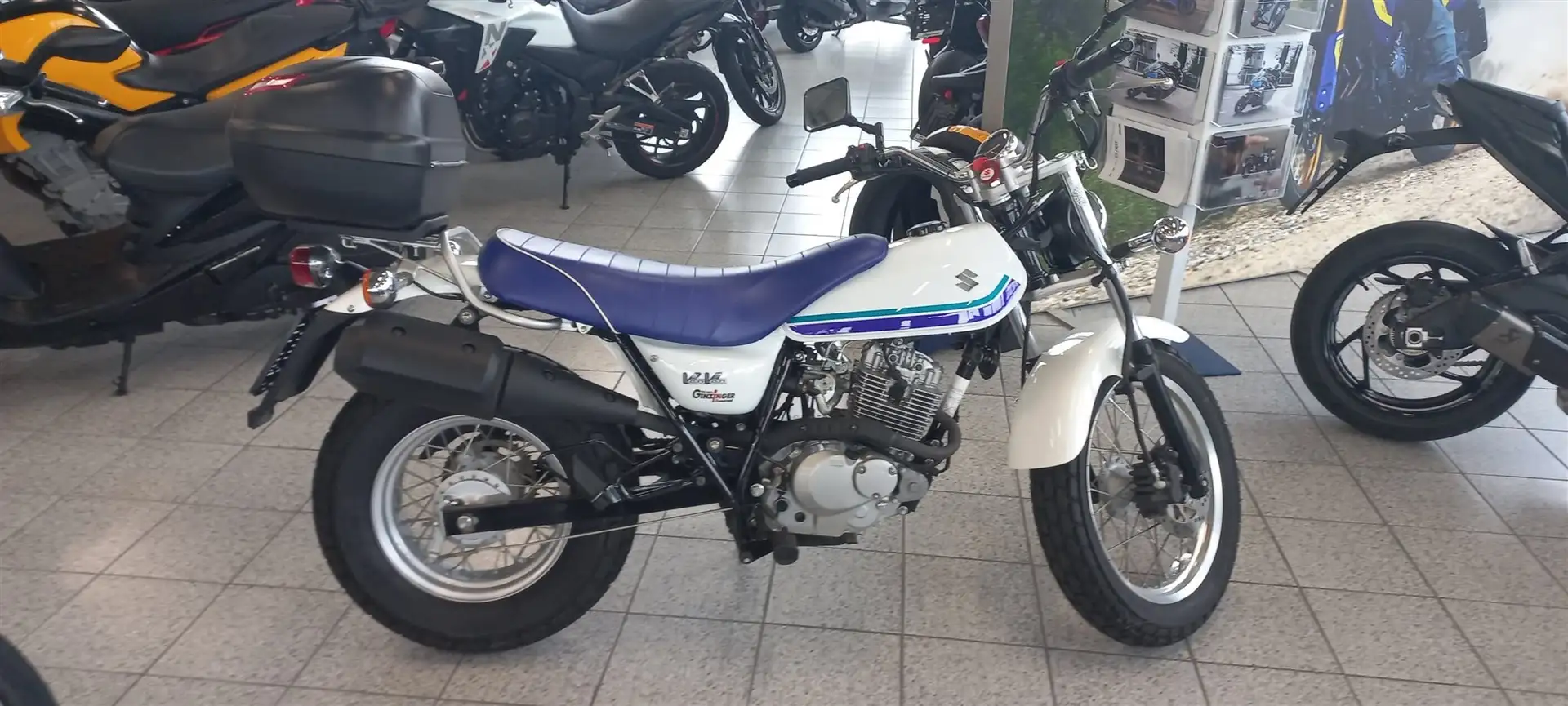 Suzuki VanVan 125 Weiß - 1