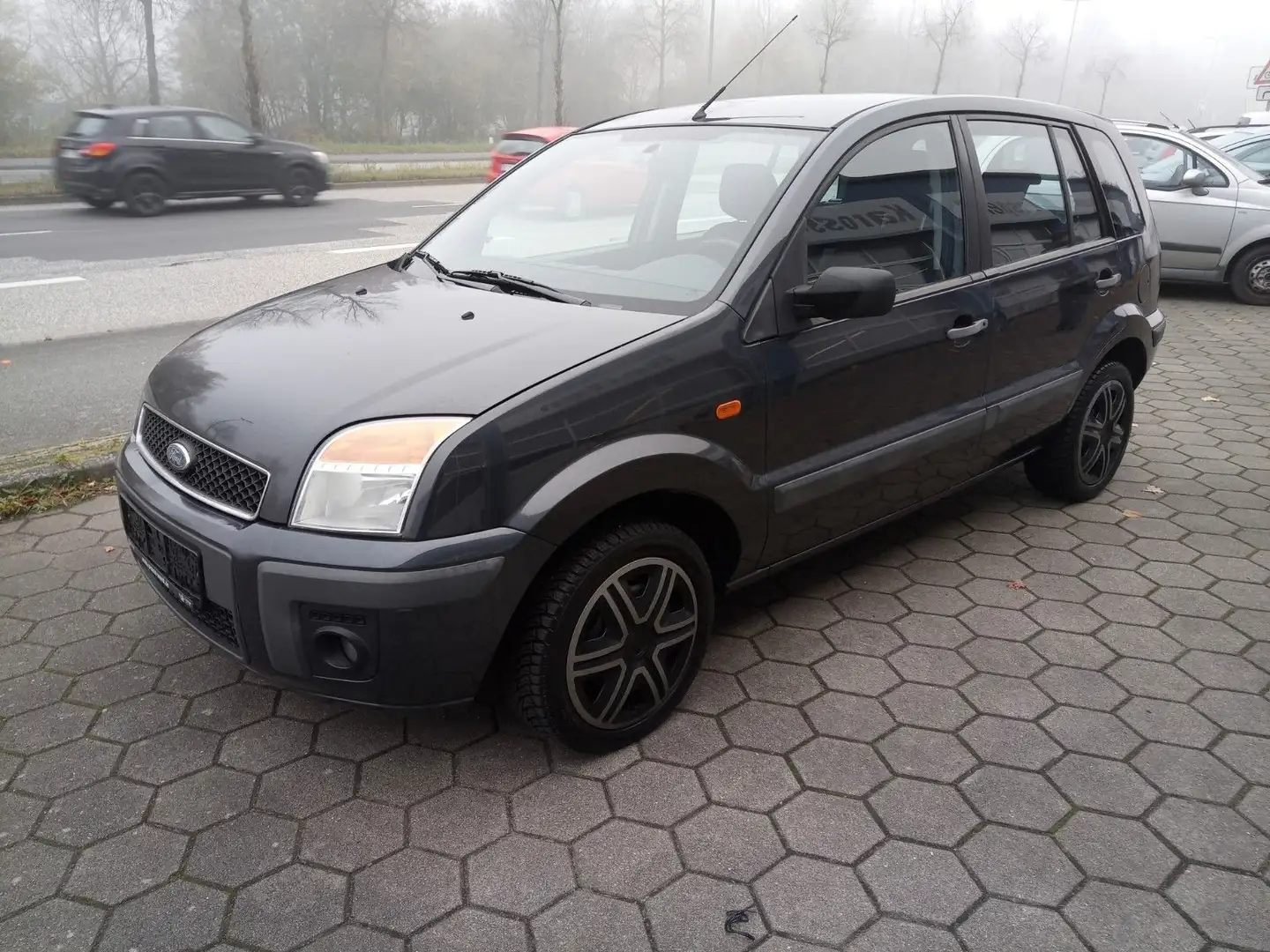 Ford Fusion 1.4 16V Trend/HU neu/AHK Grau - 2