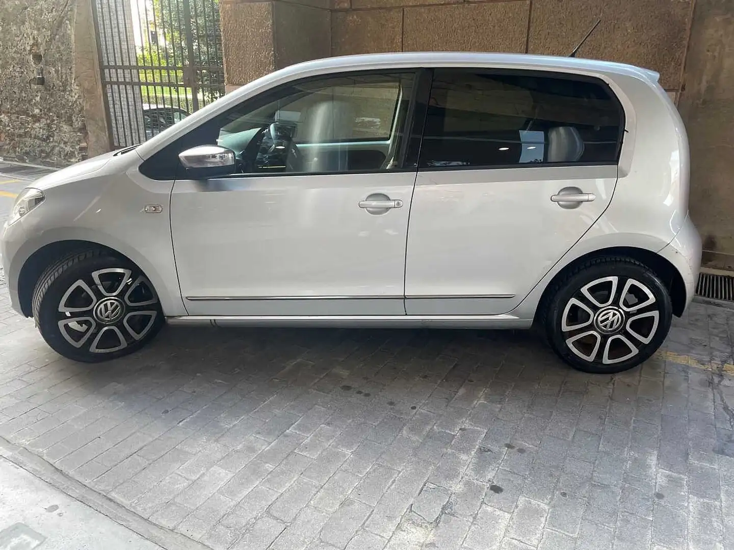 Volkswagen up! 1.0 75 CV 5p. high up! Argento - 2