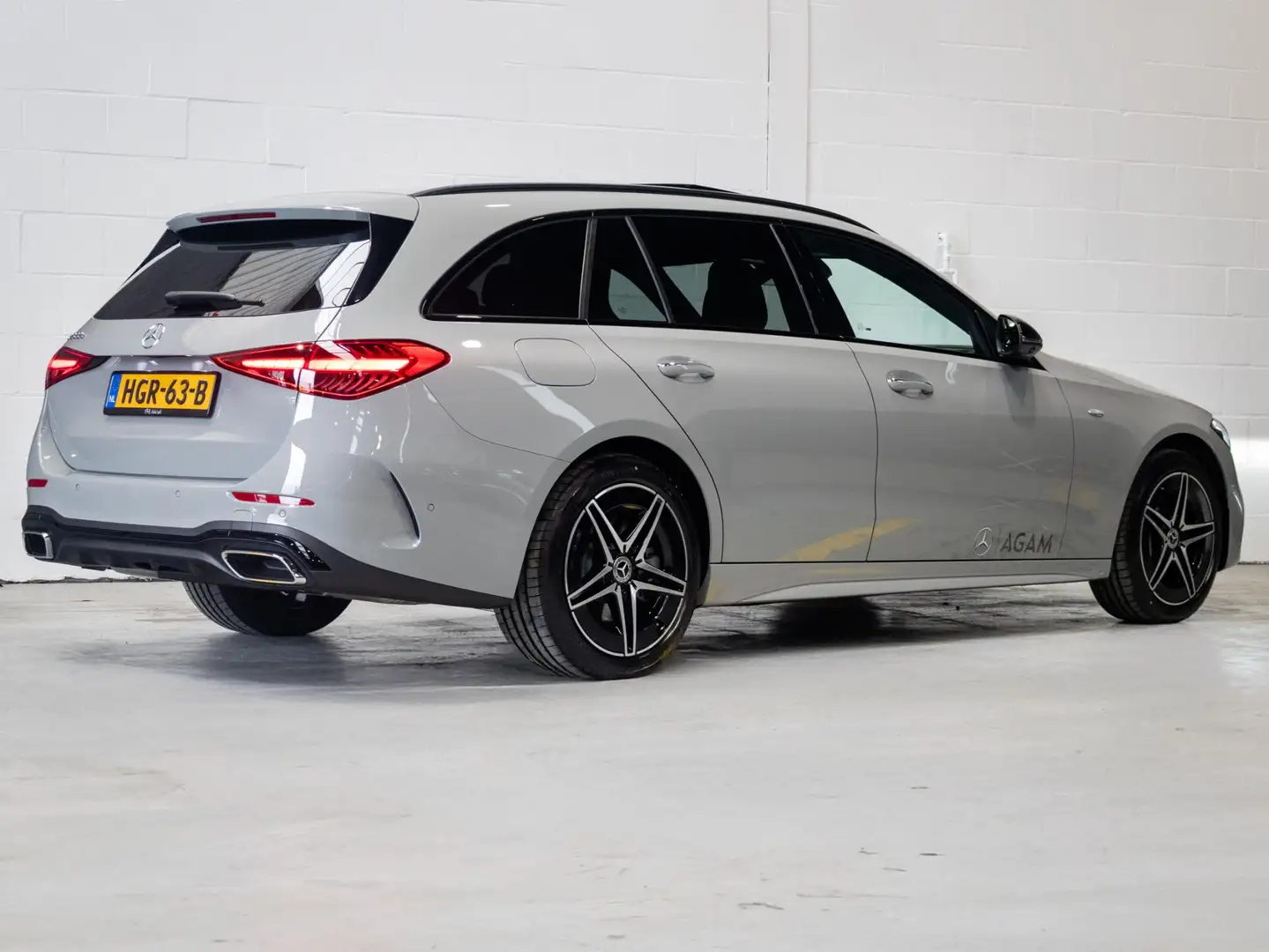 Mercedes-Benz C 300 Estate e Star Edition AMG Line Plus Panorama dak | Grijs - 2