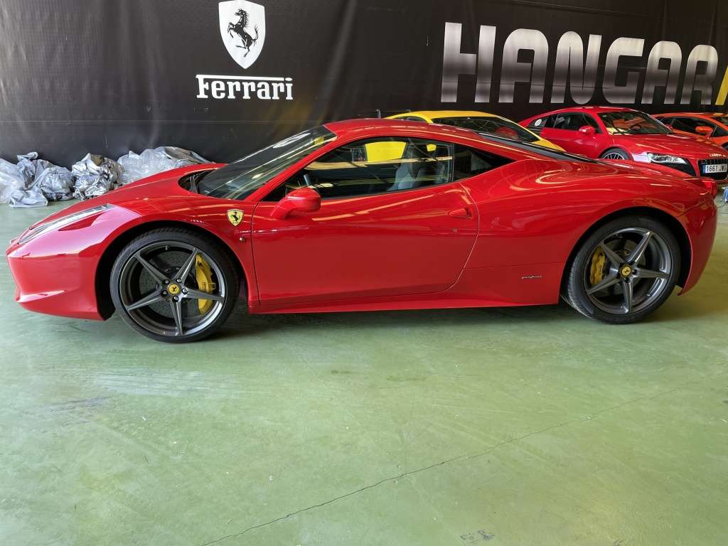 Ferrari 458 Italia - foto 1