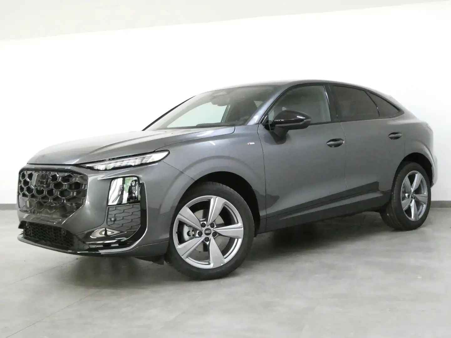 Audi Q3 Sportback "S-Line" LED Navi ACC App DAB Sonos Shz Grau - 1