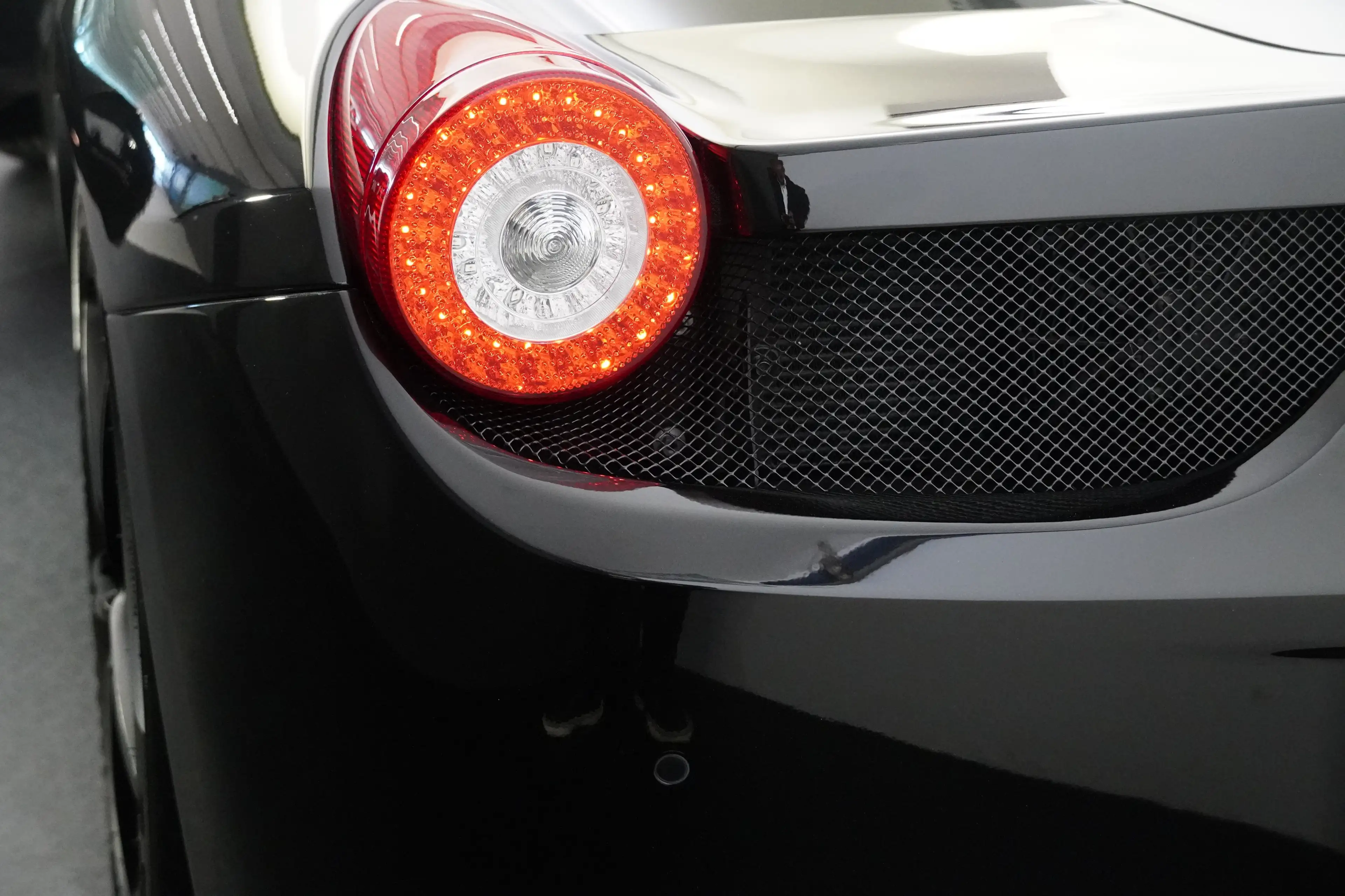 Ferrari 458 Italia — photo 12