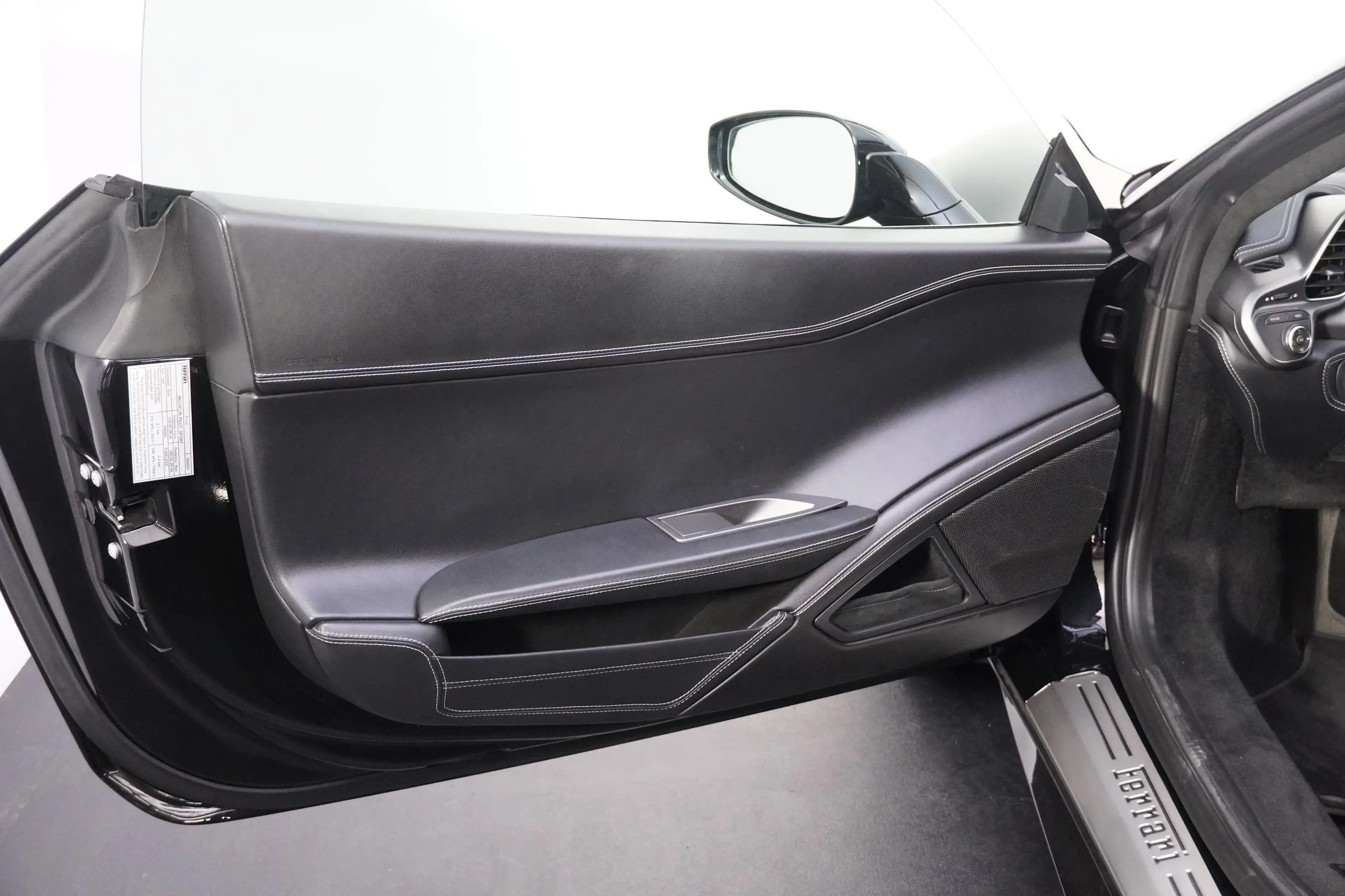 Ferrari 458 Italia — photo 11