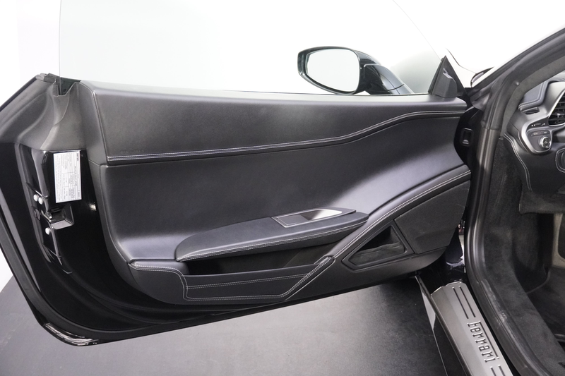 Ferrari 458 Italia — photo 11