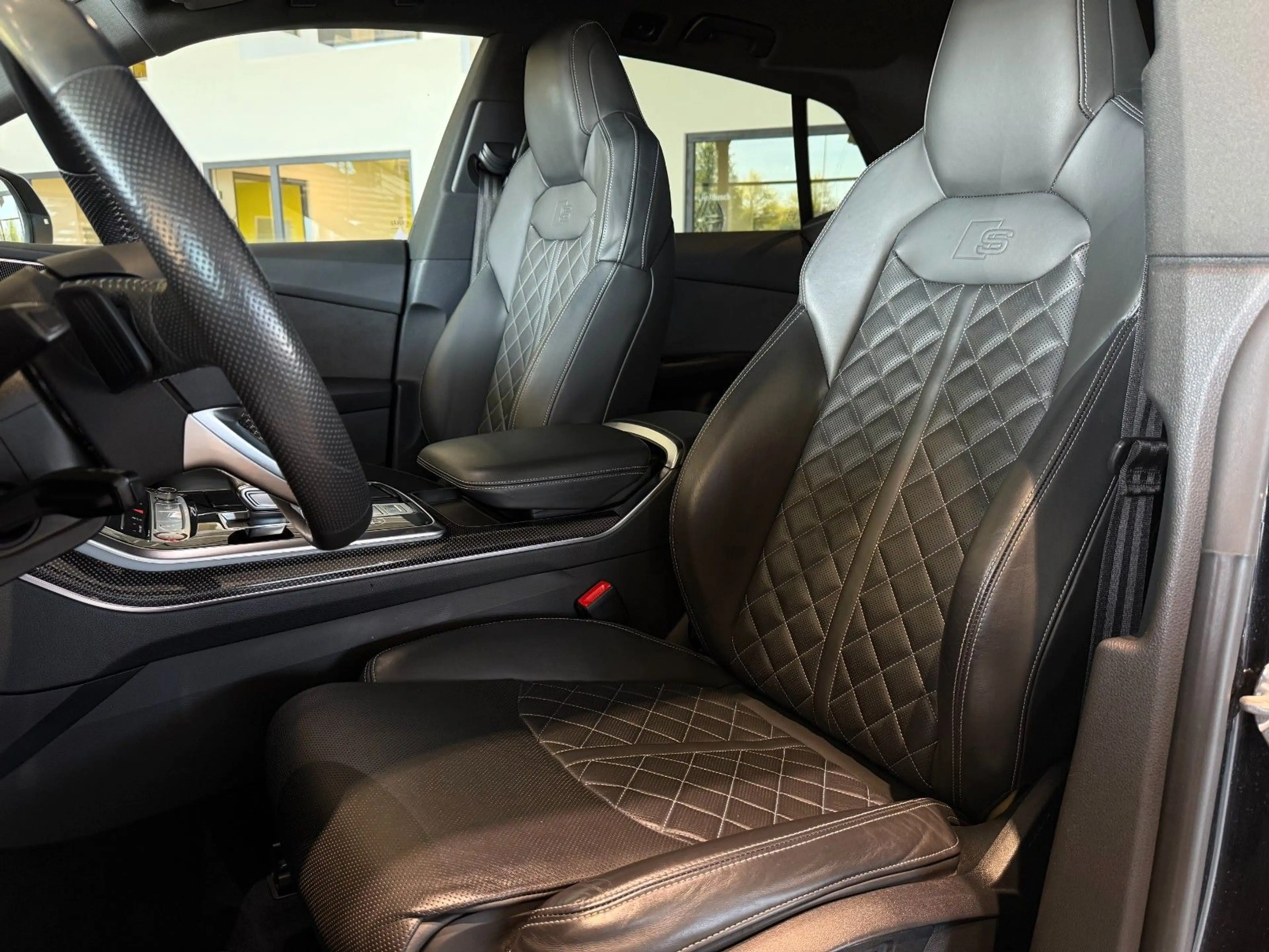 Audi SQ8 4.0 TDI quattro*HUD*SHZ*360°*Ambiente*Sound* — photo 14