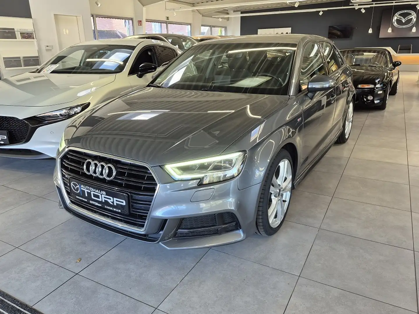 Audi A3 Sportback 35 TFSI sport S Line Automatik AHK Grau - 1