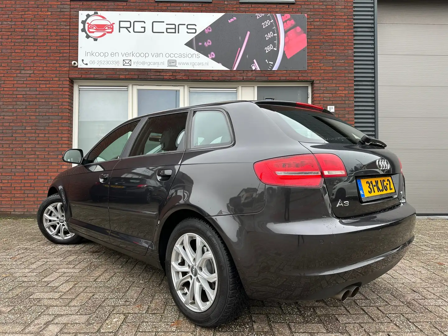 Audi A3 Sportback 1.4 TFSI Attraction Pro Line Business / Grijs - 2