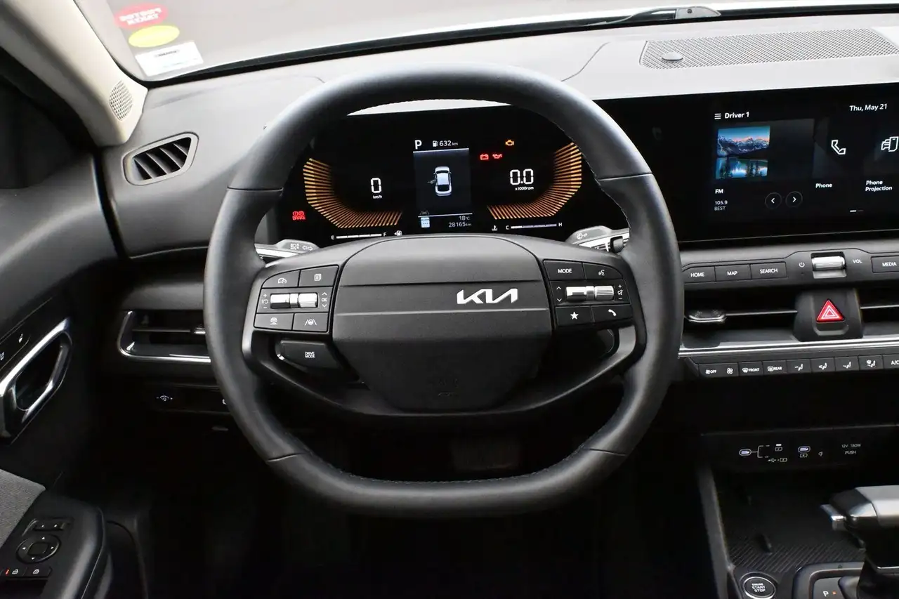 Kia K4 снимка Kia K4
