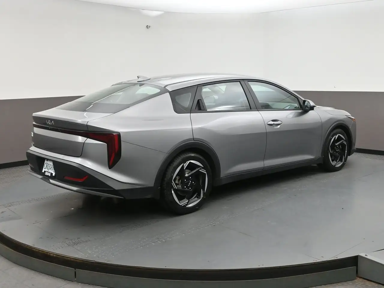 Kia K4 снимка Kia K4
