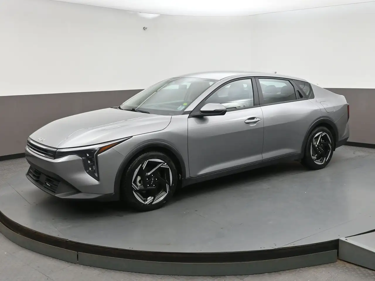 Kia K4 снимка Kia K4