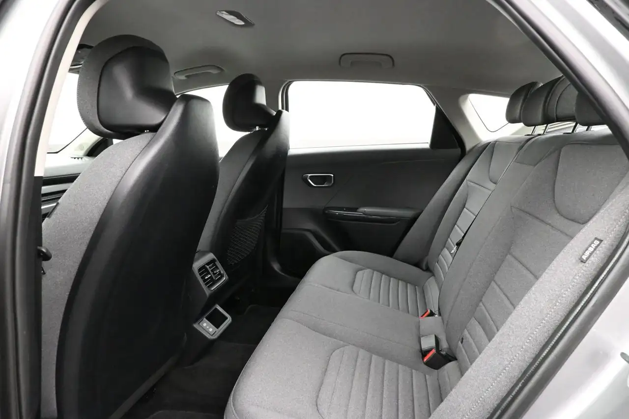 Kia K4 снимка Kia K4