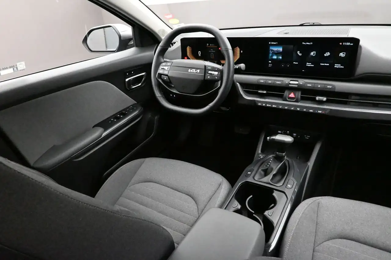 Kia K4 снимка Kia K4
