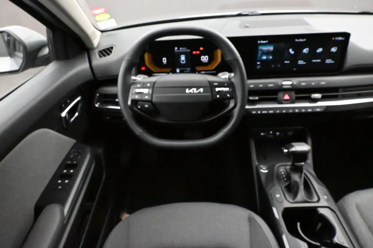 Kia K4 снимка Kia K4