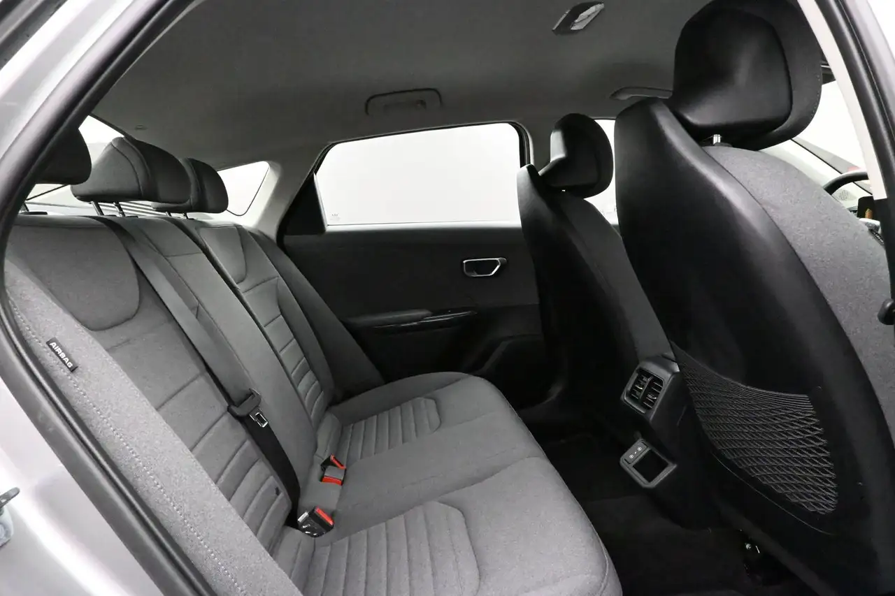 Kia K4 снимка Kia K4