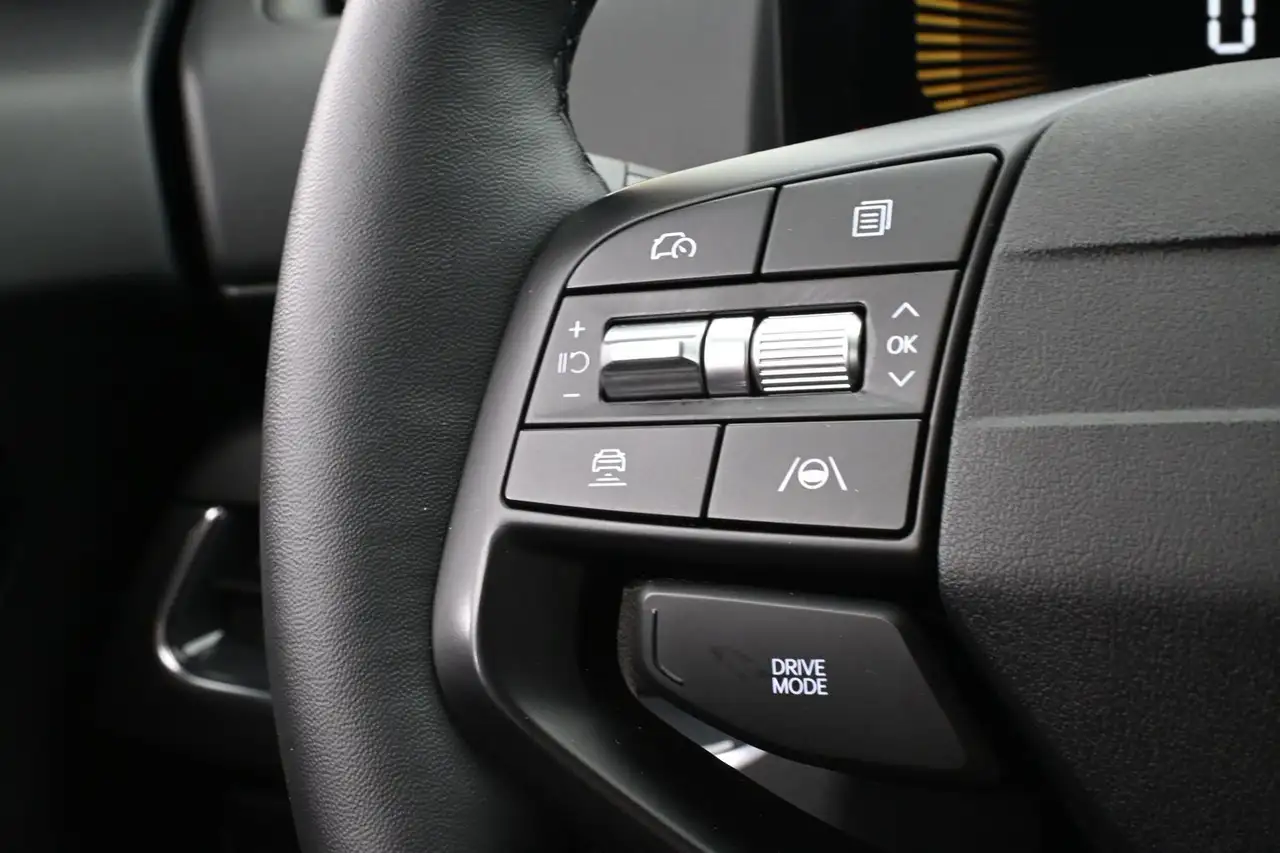 Kia K4 снимка Kia K4