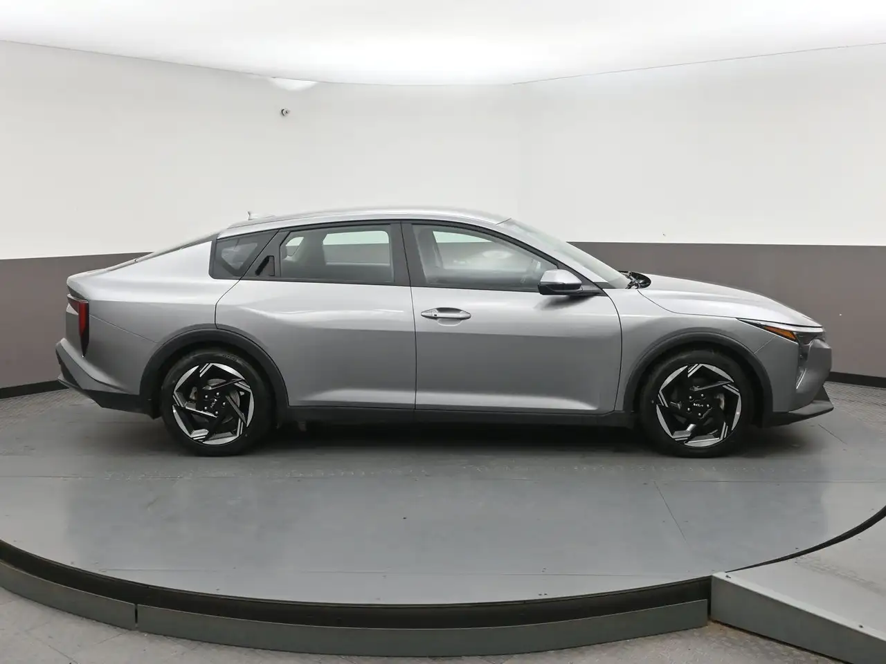 Kia K4 снимка Kia K4