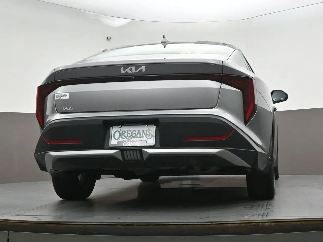 Kia K4 снимка Kia K4