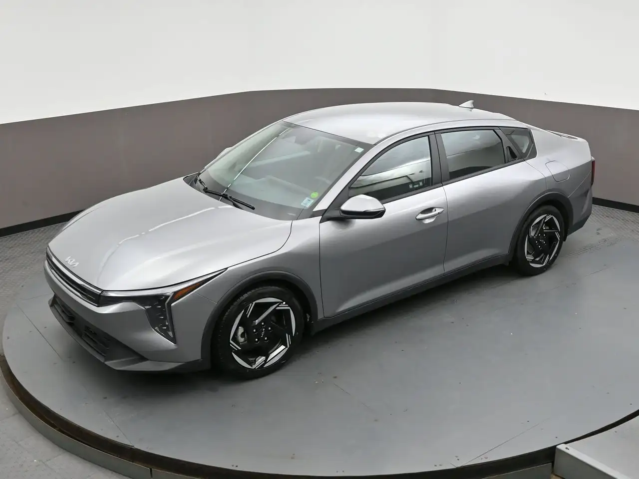 Kia K4 снимка Kia K4