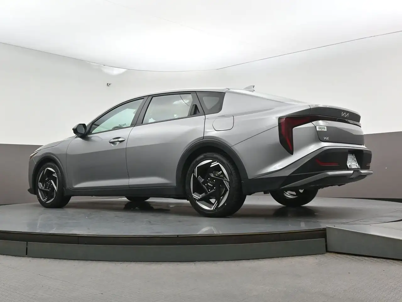 Kia K4 снимка Kia K4