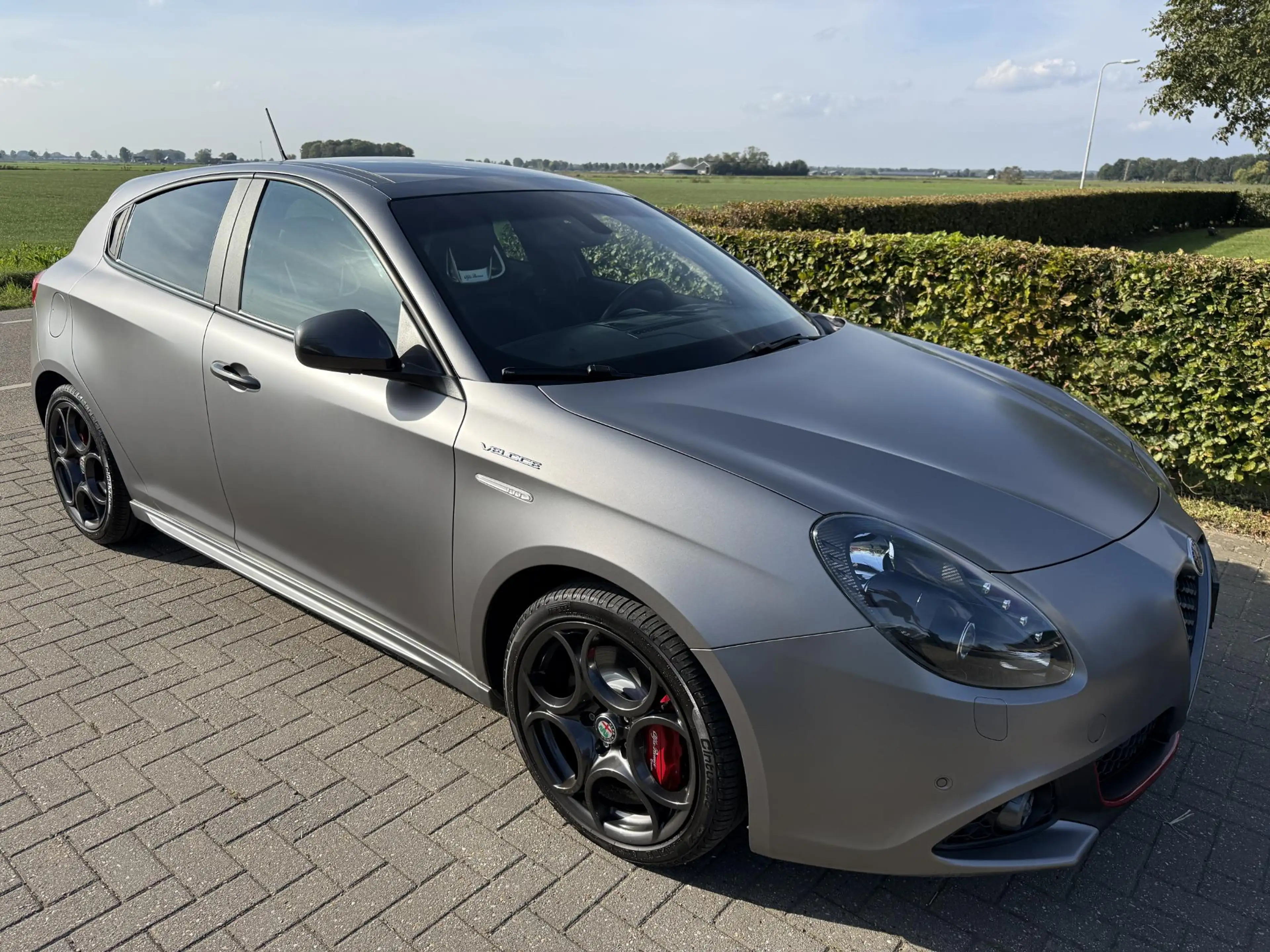 Alfa Romeo Giulietta 1.750 Turbo Veloce Mat grijs - Panoramadak - Sport — photo 3