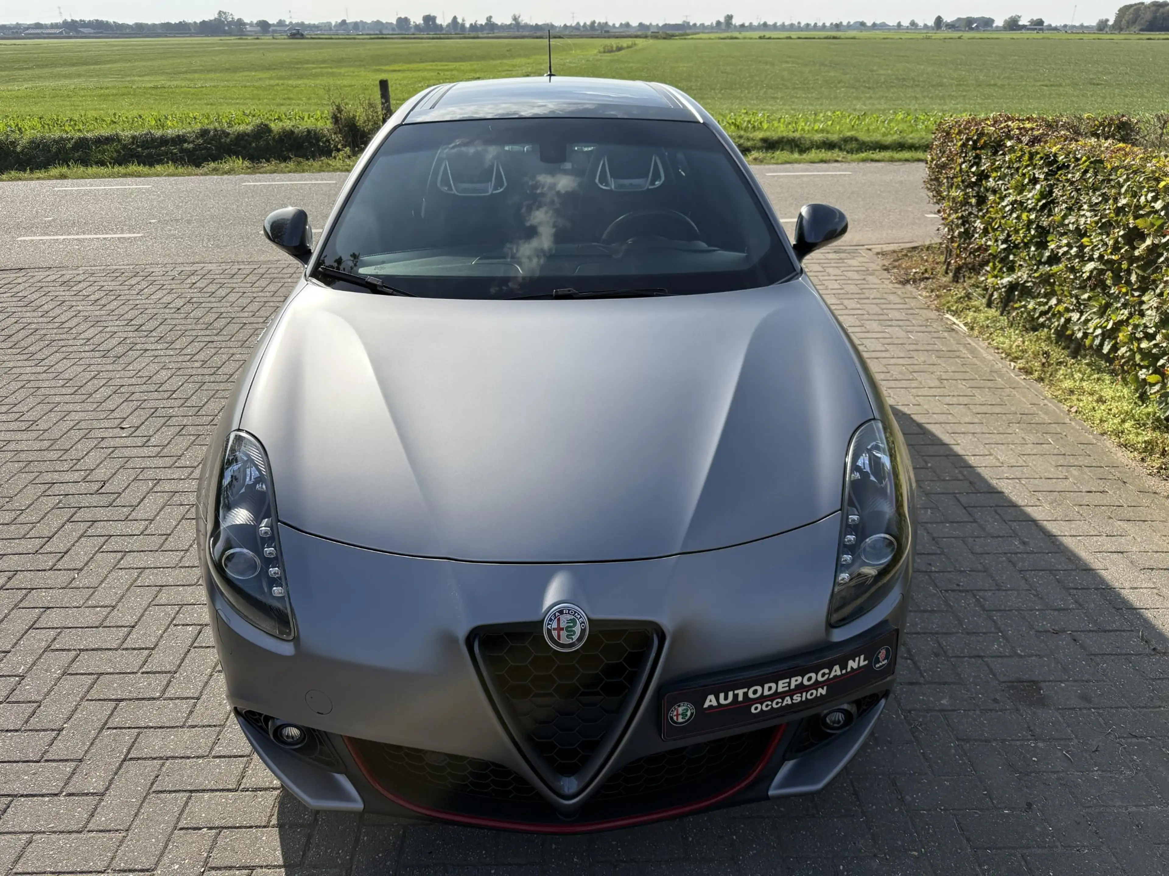 Alfa Romeo Giulietta 1.750 Turbo Veloce Mat grijs - Panoramadak - Sport — photo 2