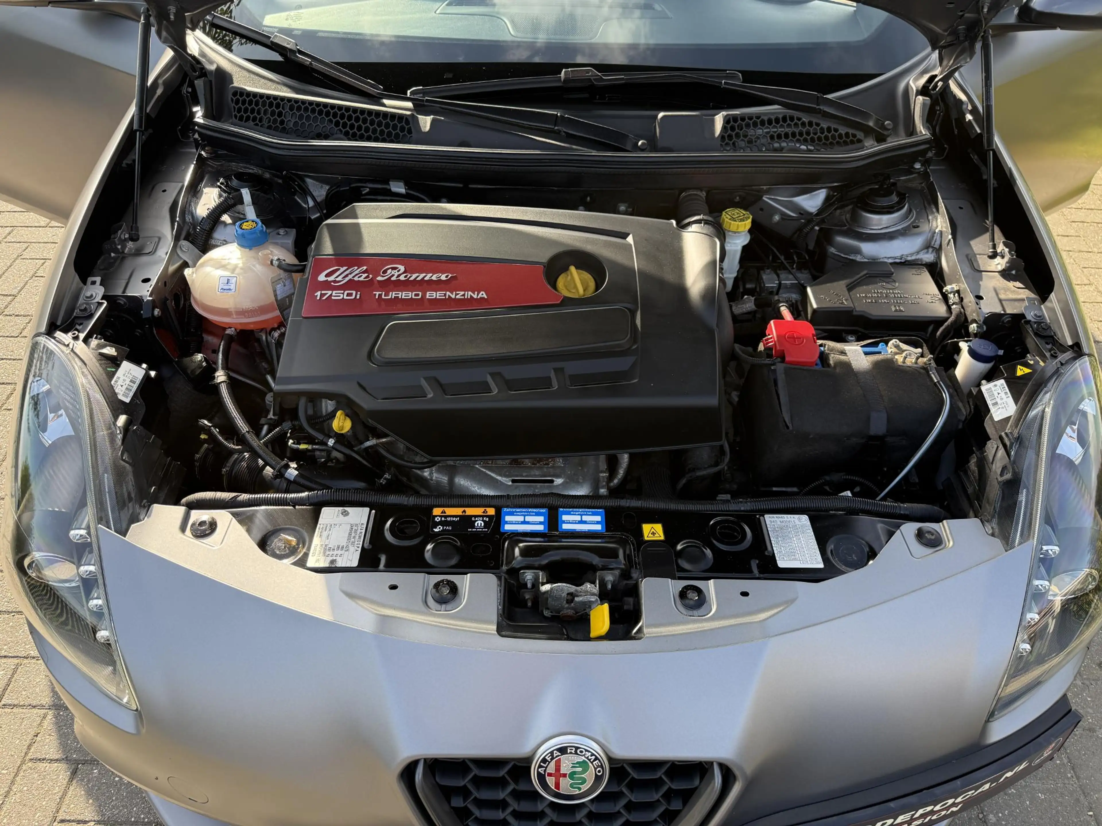 Alfa Romeo Giulietta 1.750 Turbo Veloce Mat grijs - Panoramadak - Sport — photo 14