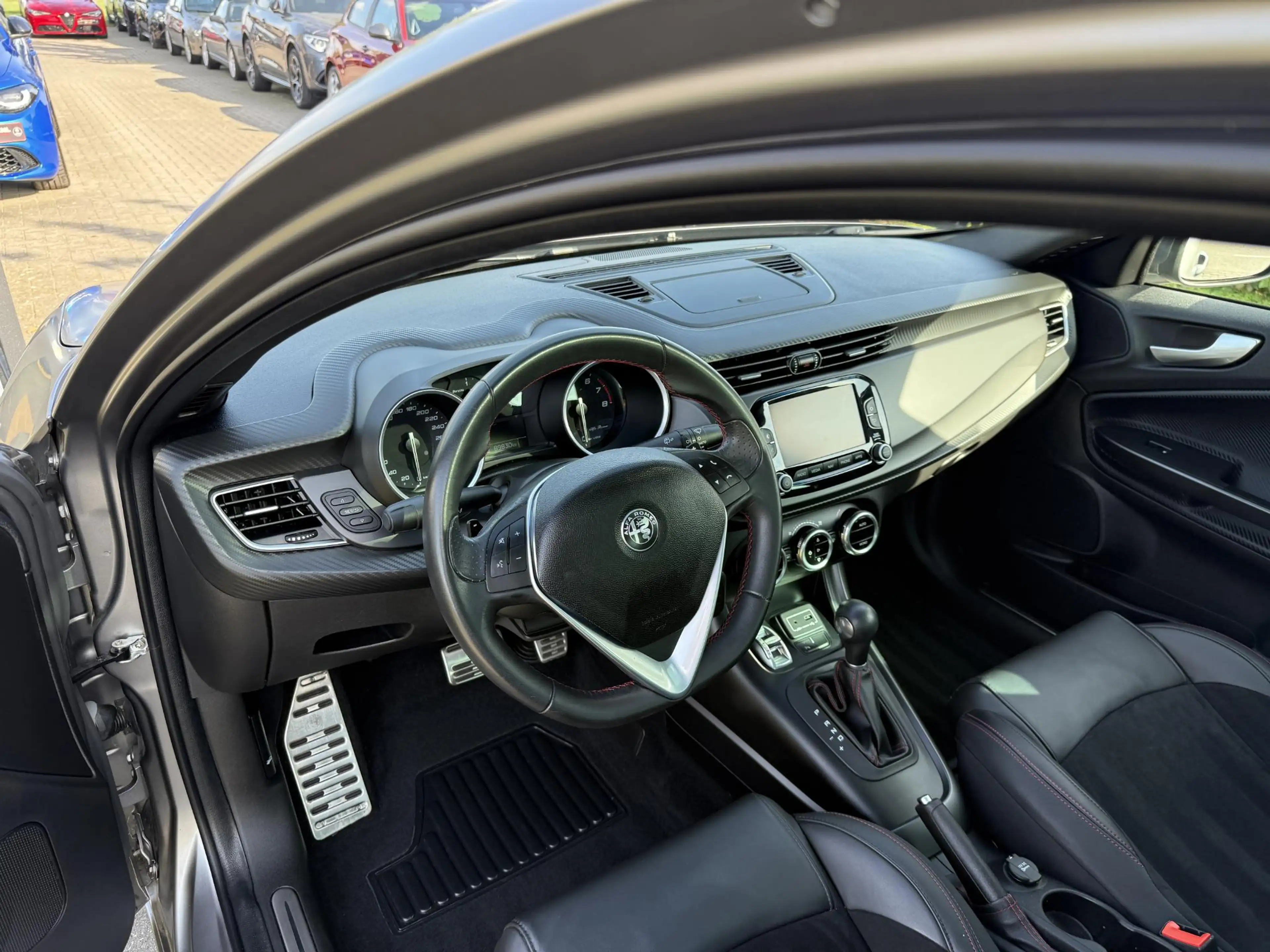 Alfa Romeo Giulietta 1.750 Turbo Veloce Mat grijs - Panoramadak - Sport — photo 6
