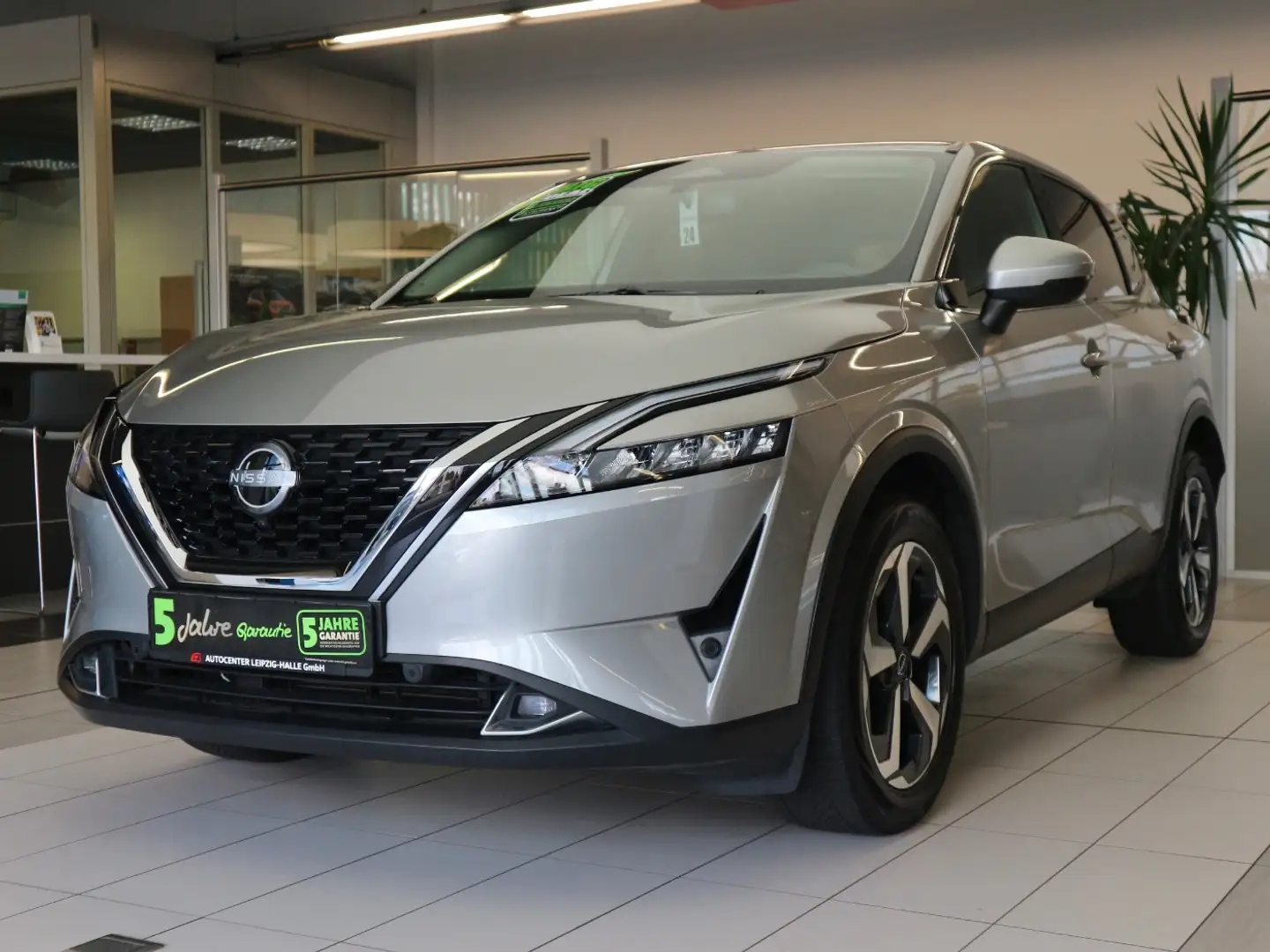 Nissan Qashqai 1.3 DIG-T MHEV N-Connecta ACC Navi 360° Plateado - 2