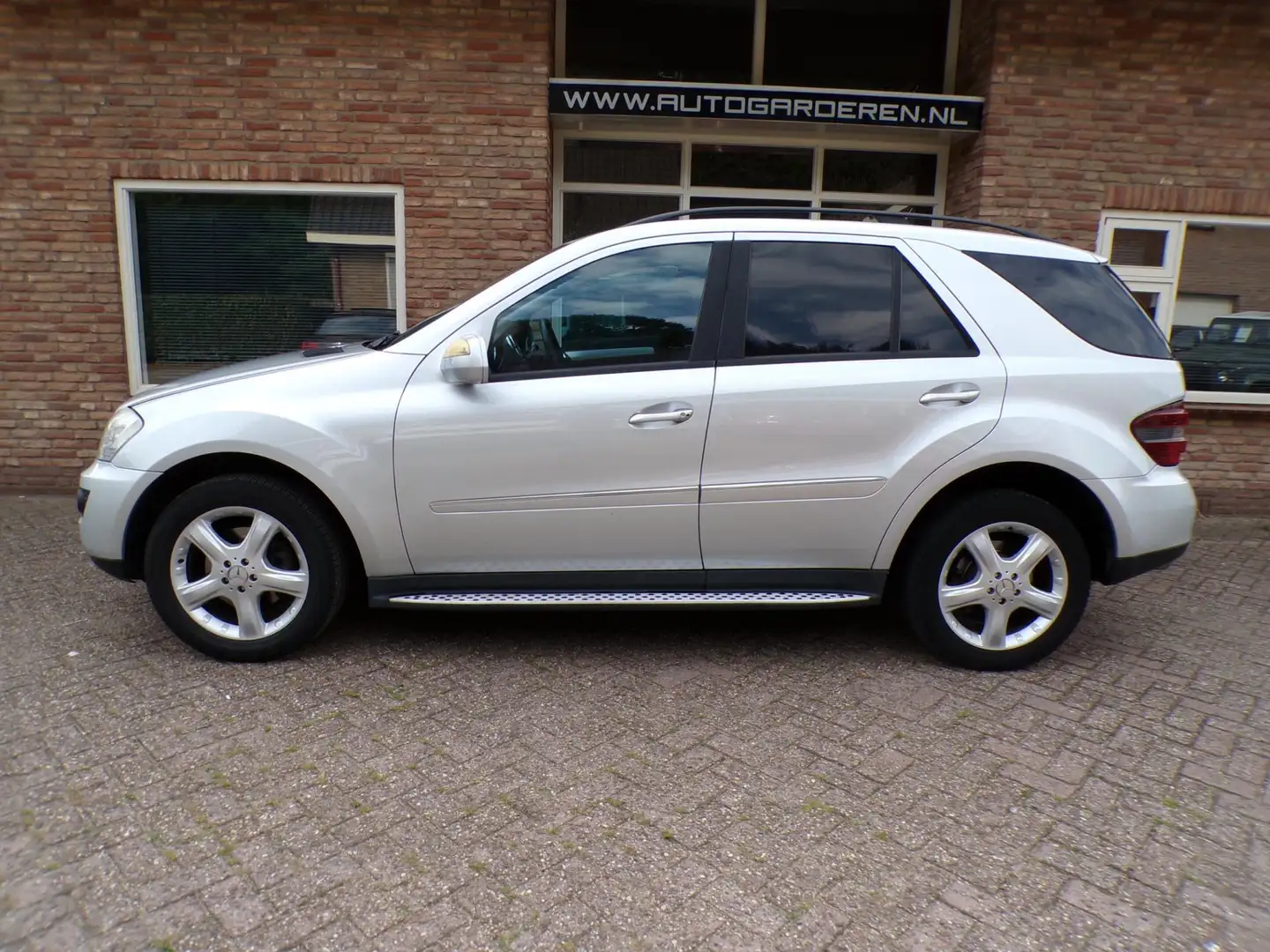 Mercedes-Benz ML 320 M-klasse CDI Automaat / navi / schuifdak Grijs - 2