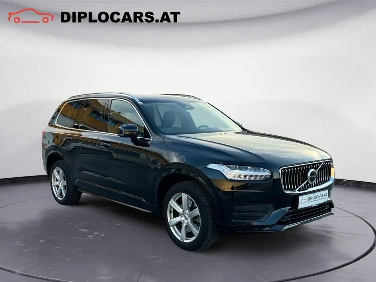 Volvo XC90 Momentum Pro AWD Schwarz - 1