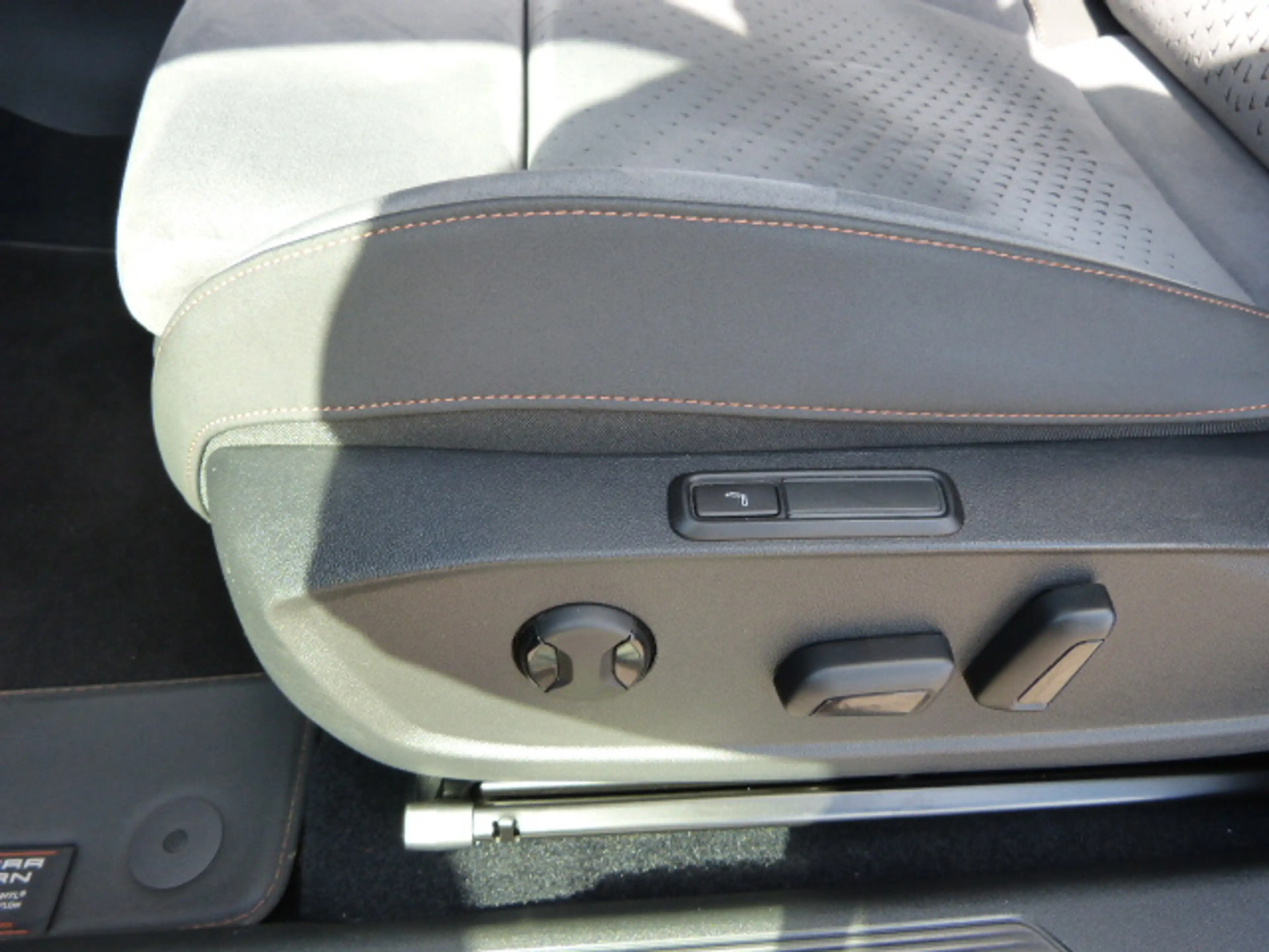 CUPRA Born Born 77kWh — photo 15