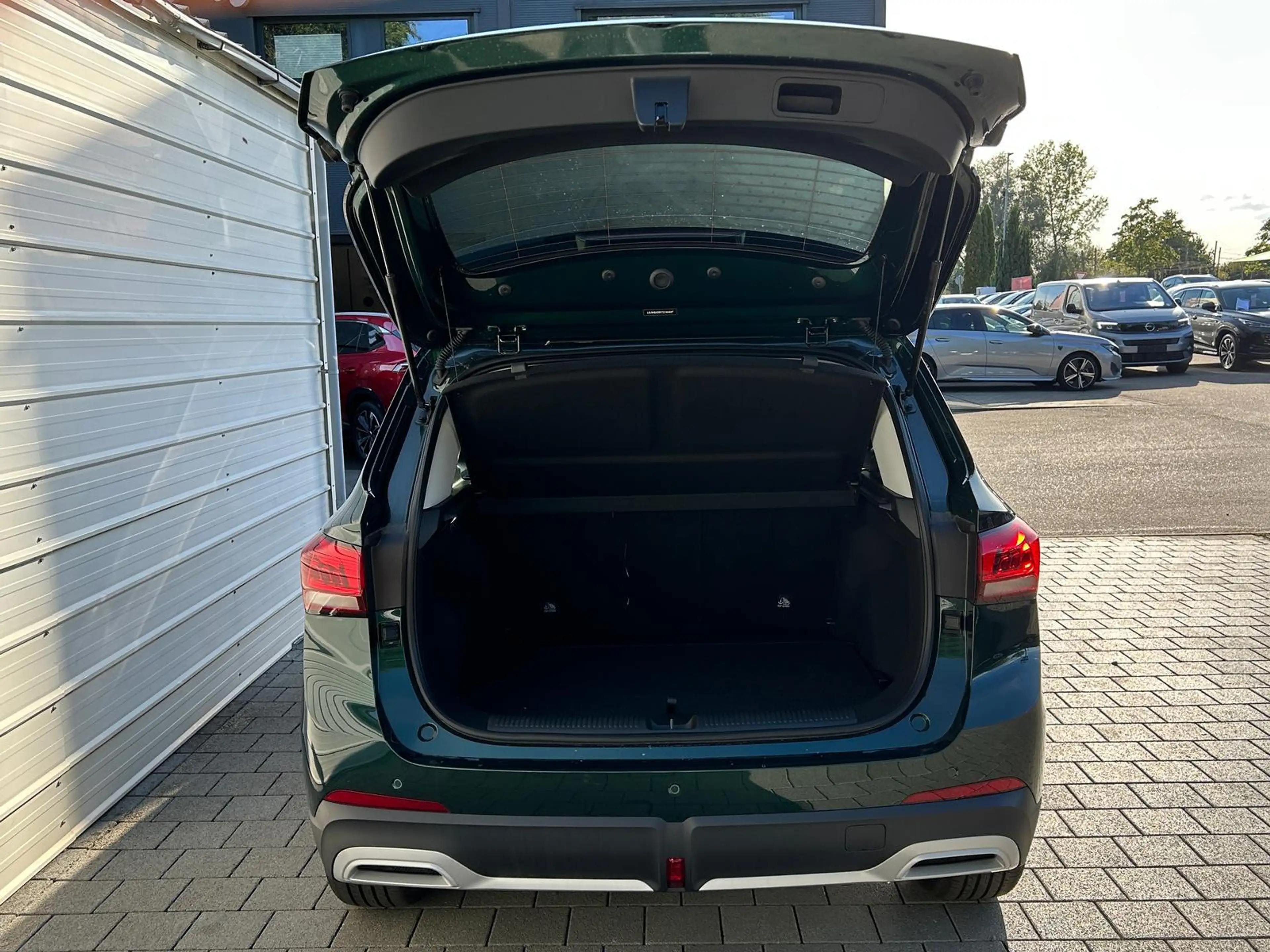 MG ZS Luxury HEV+ 197 PS MJ26 *Pano*Navi*Android Auto... — photo 15