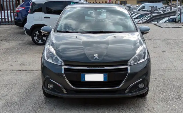 Peugeot 208 view 13