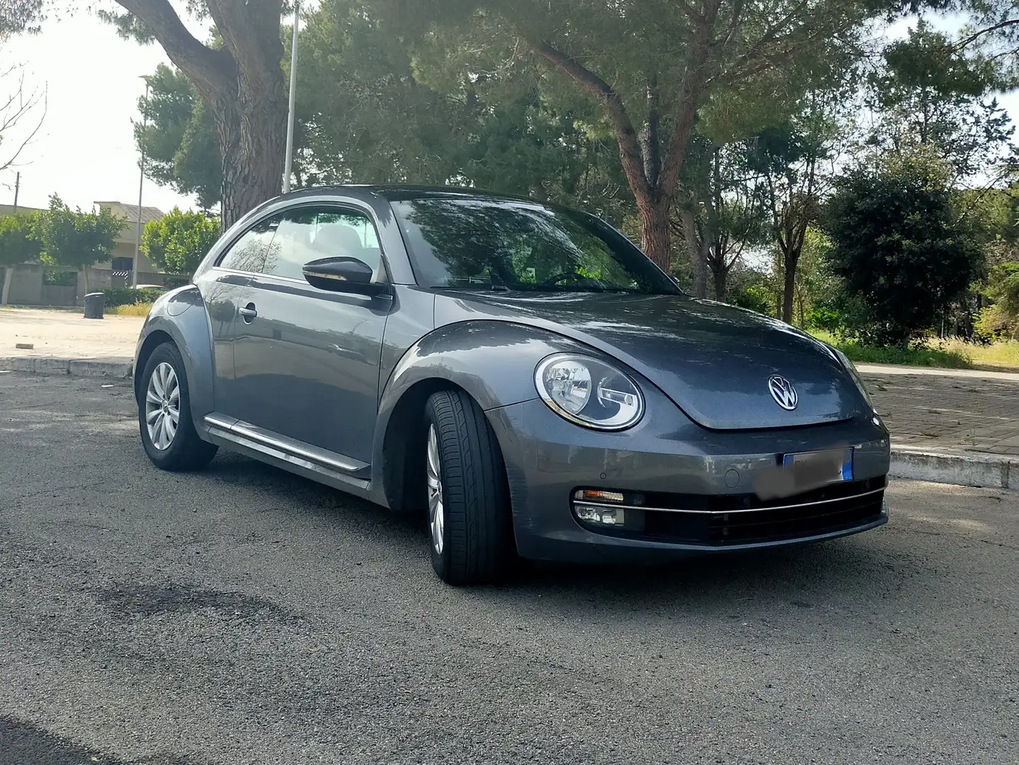Volkswagen Maggiolino Maggiolino 1.6 tdi Design 105cv - 2