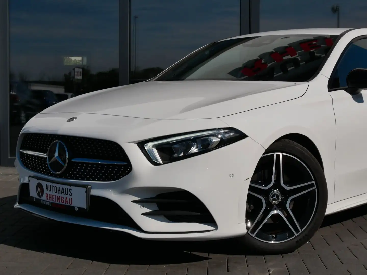 Mercedes-Benz A 180 Amg-Line  NIGHT LED RFK MBUX Blanco - 2