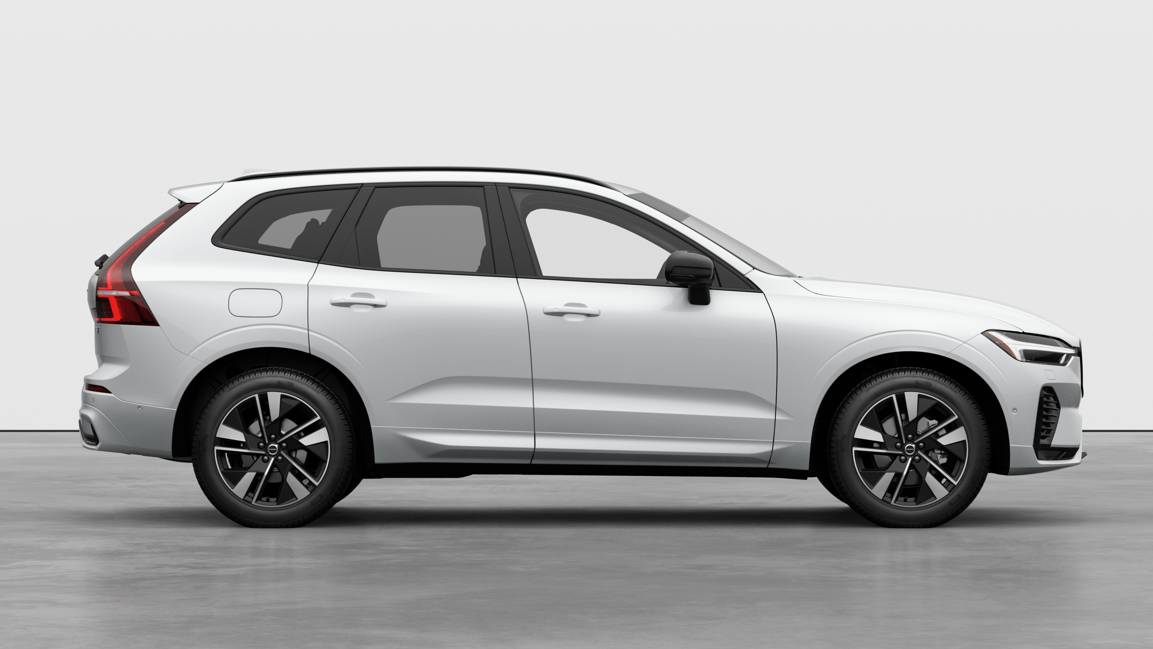 2026 Volvo XC60 B5 Plus Dark Theme thumb 7