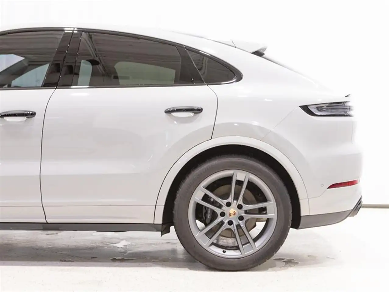 Porsche Cayenne снимка Porsche Cayenne