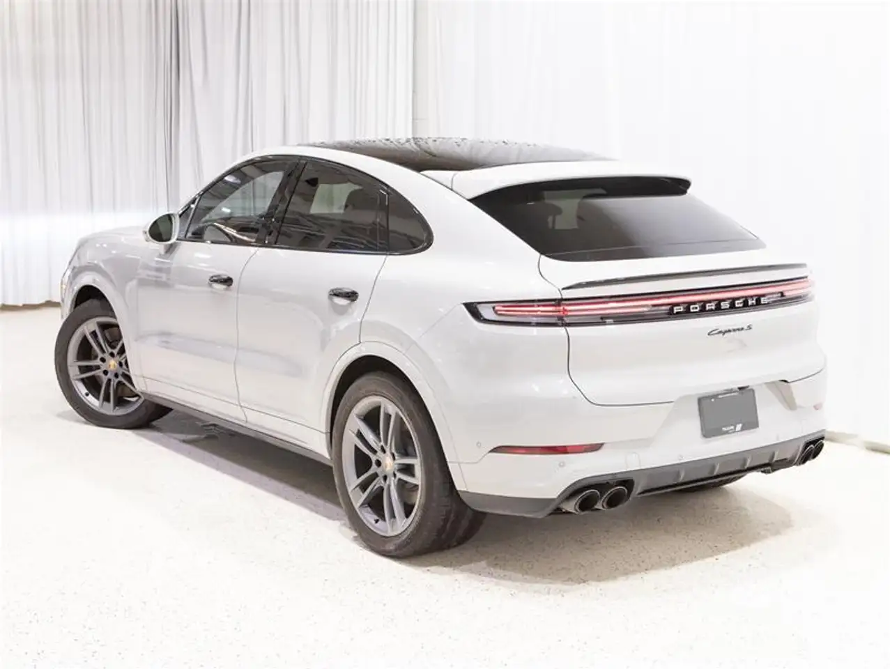 Porsche Cayenne снимка Porsche Cayenne