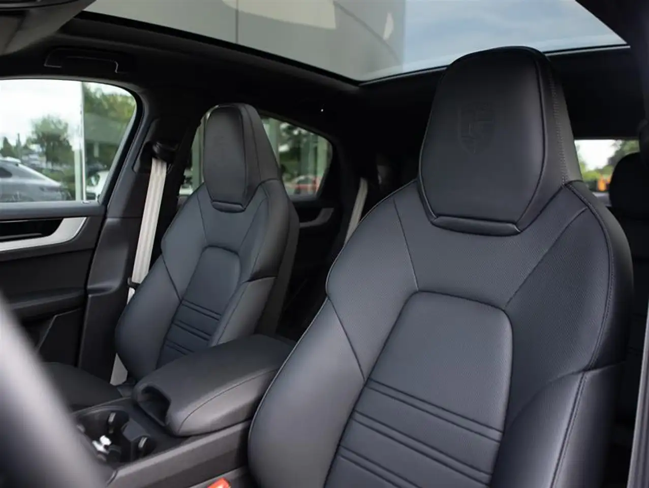 Porsche Cayenne снимка Porsche Cayenne