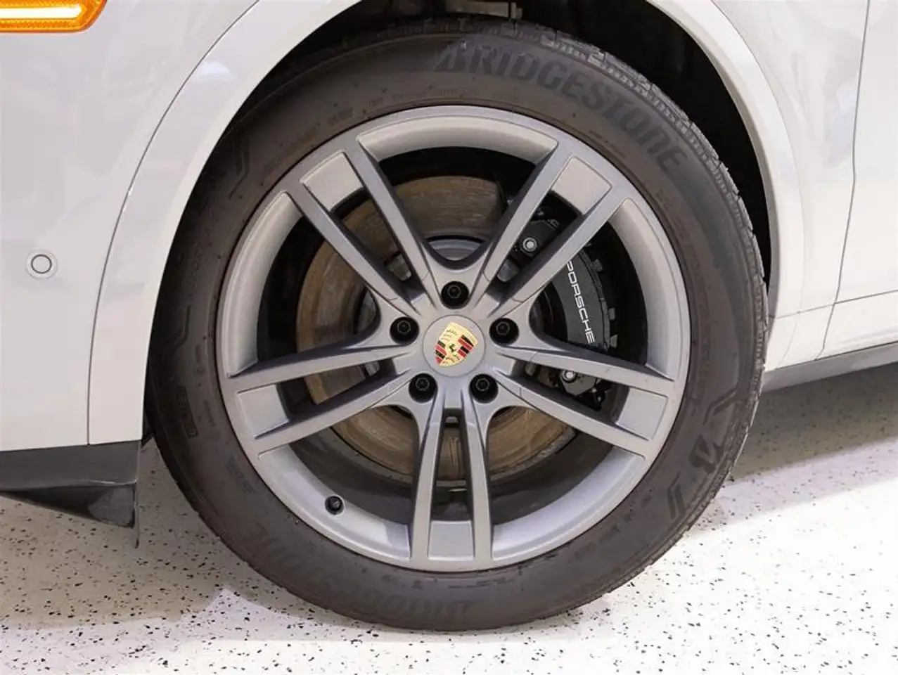 Porsche Cayenne снимка Porsche Cayenne