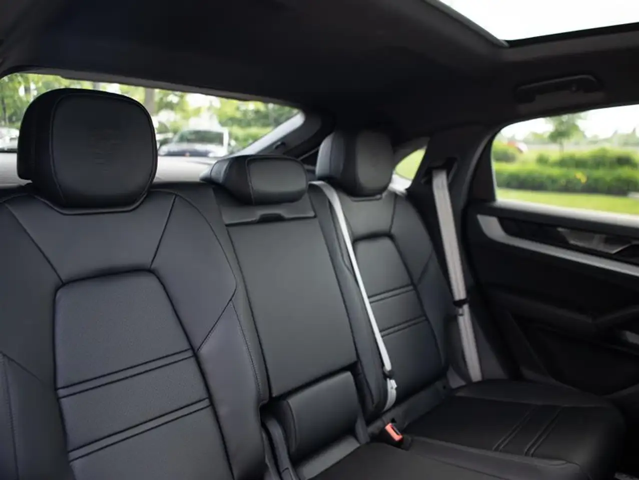Porsche Cayenne снимка Porsche Cayenne