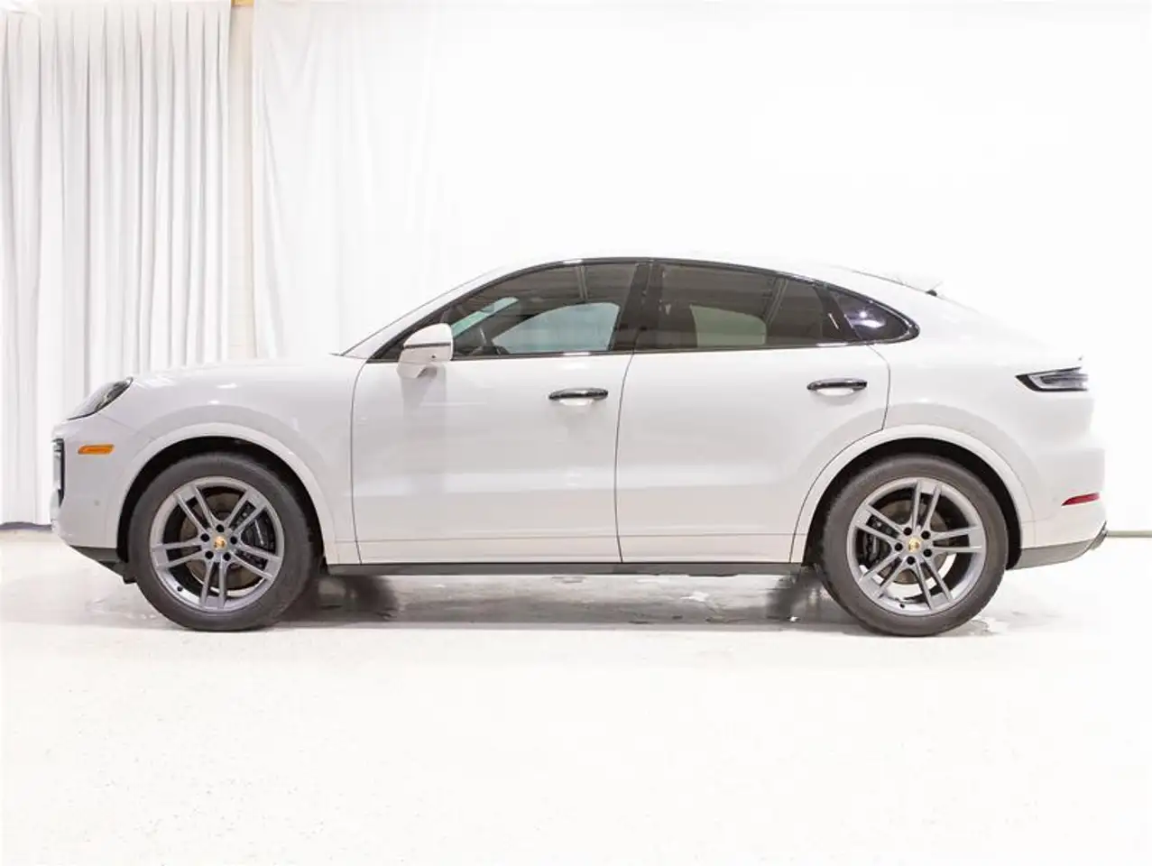 Porsche Cayenne снимка Porsche Cayenne