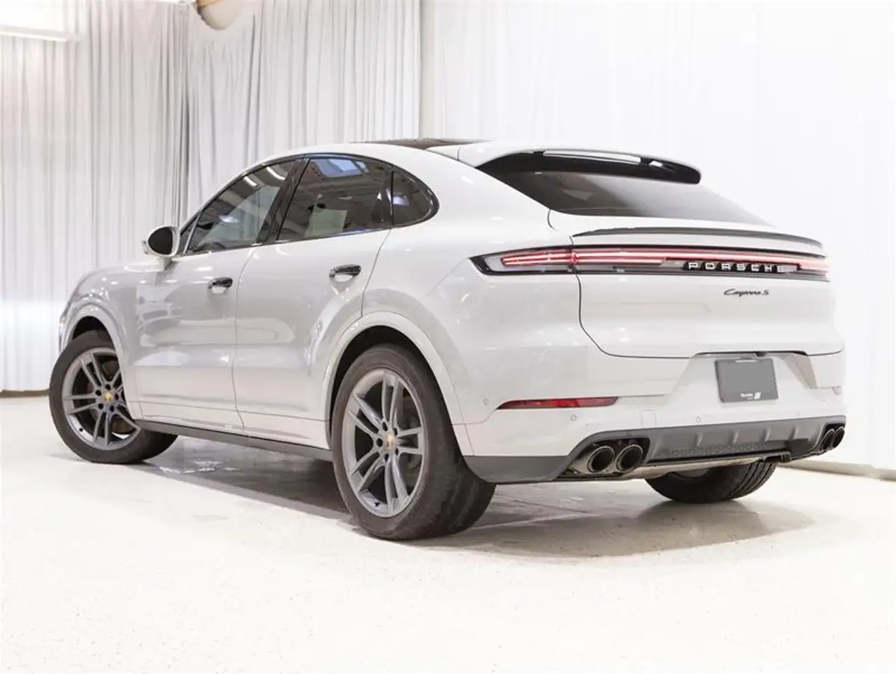 Porsche Cayenne снимка Porsche Cayenne