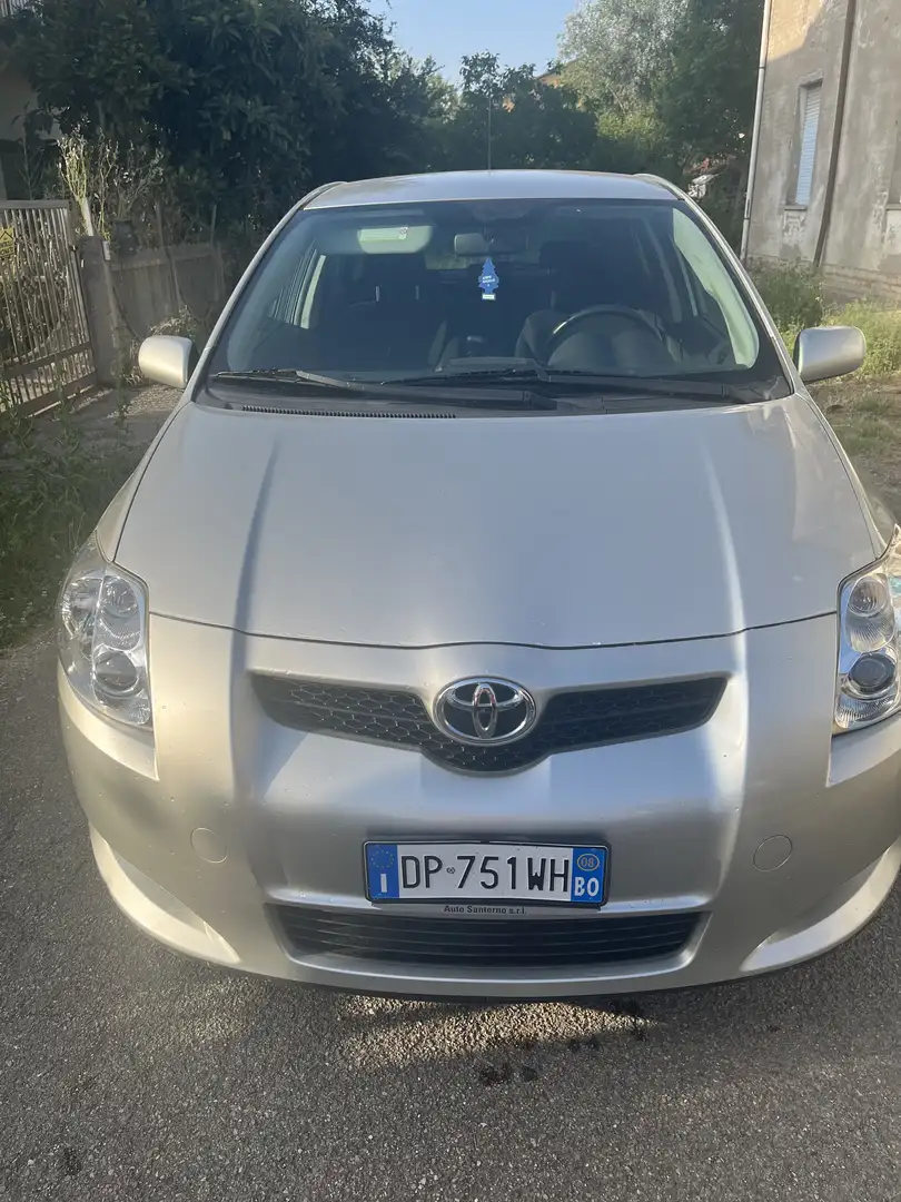 Toyota Auris 5p 1.6 dual Sol - 1