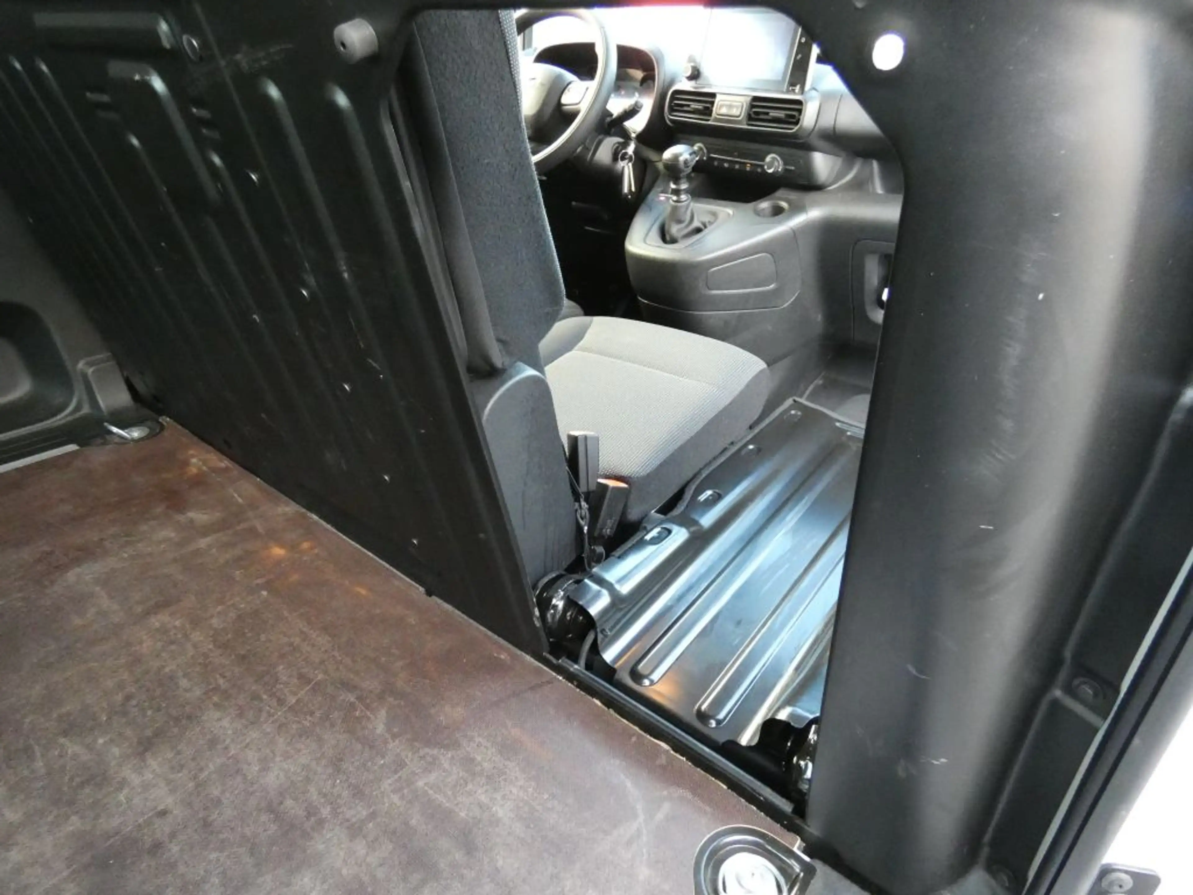 Toyota Proace City L2 1,5-l D-4D S&S Meister — photo 9